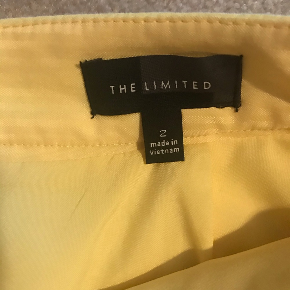 Limited yellow skirt - Picture 2 of 4